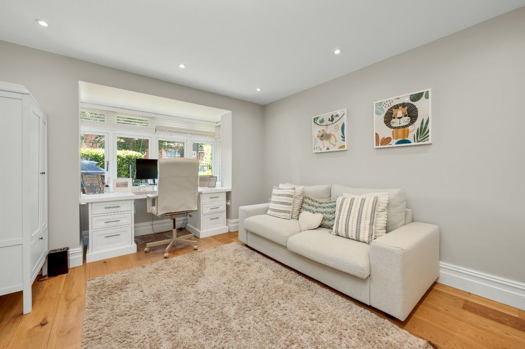 Property photo 3 of 20 Study/Playroom