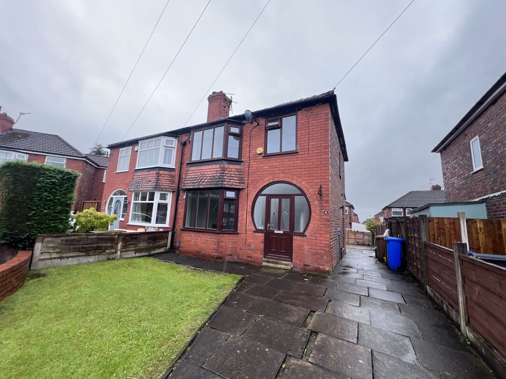 Property photo 1 of 11 Front
