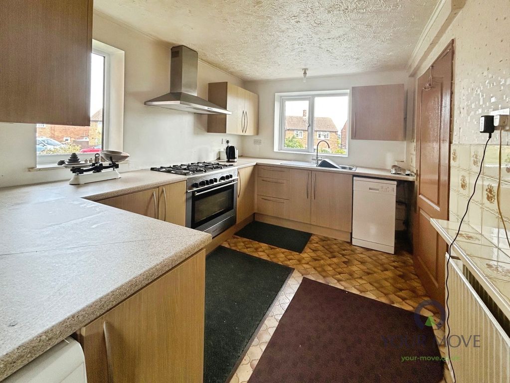Property photo 2 of 18 Kitchen