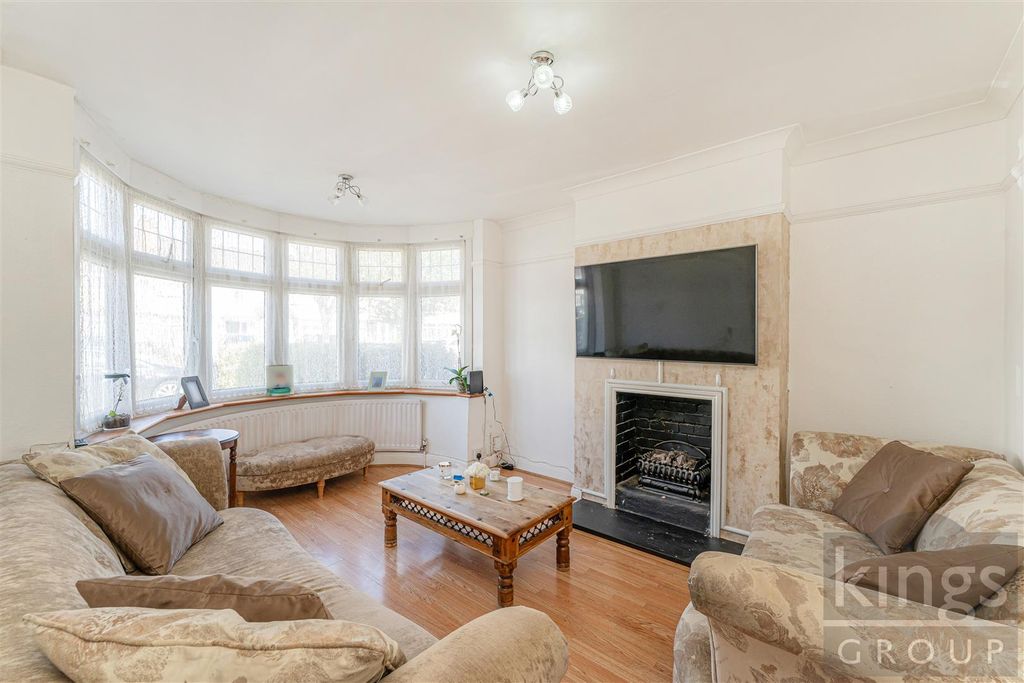 Property photo 2 of 15 _