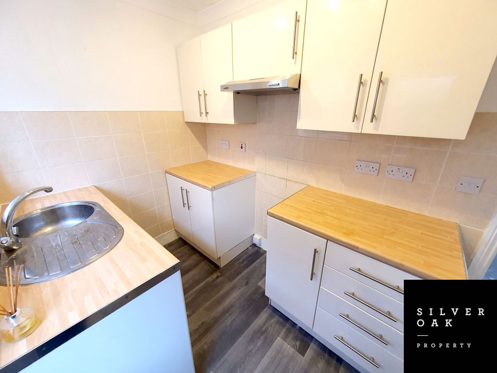 Property photo 3 of 9 3