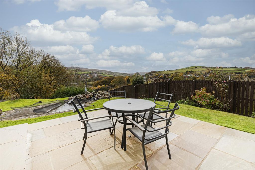 Property photo 3 of 49