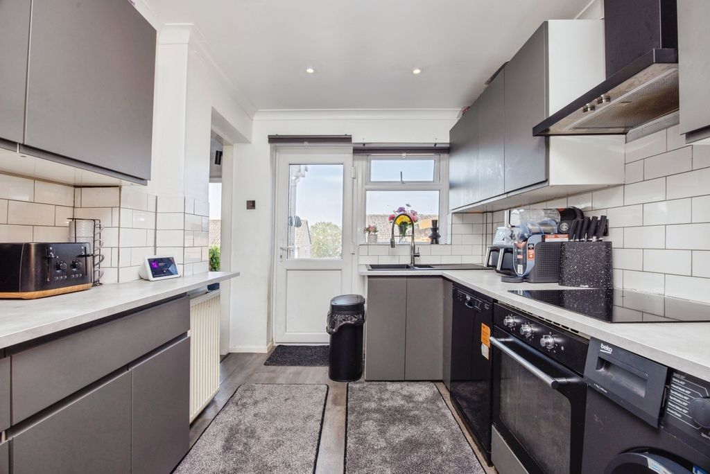 Property photo 2 of 20 Pbox-Img.Jpg