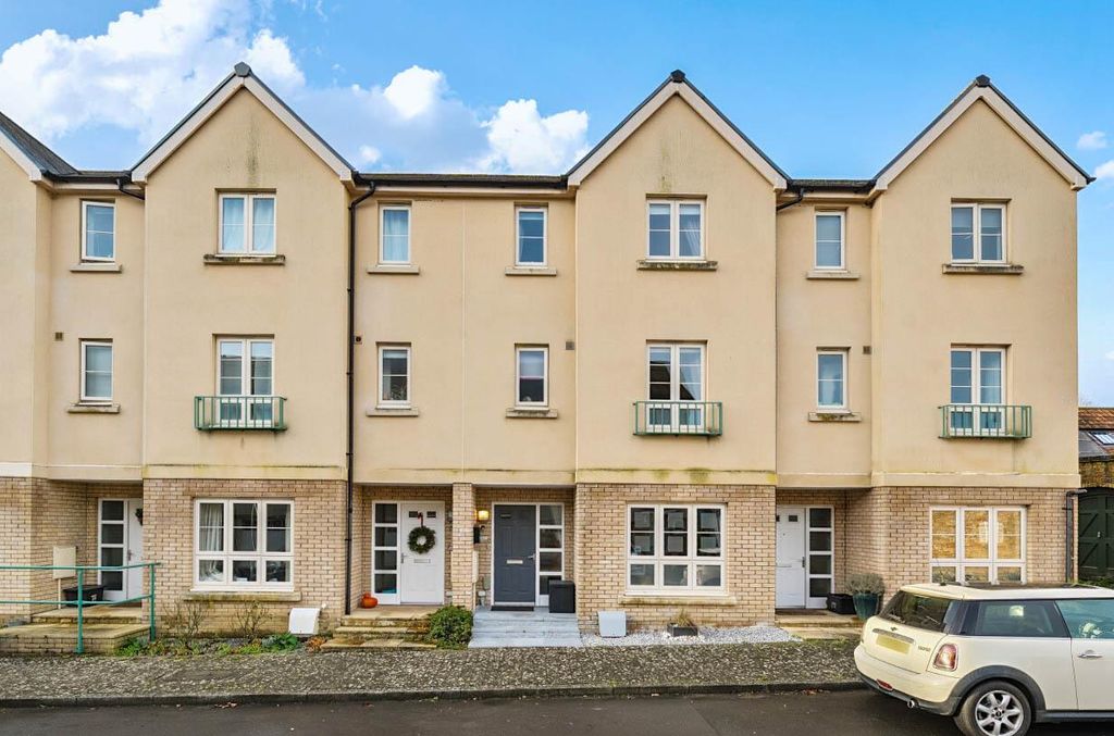 Property photo 1 of 17 1386239-22-6931A2609E6c2-2.Jpg