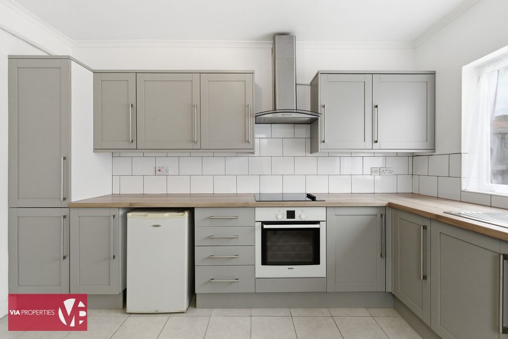 Property photo 2 of 17 Photo 8