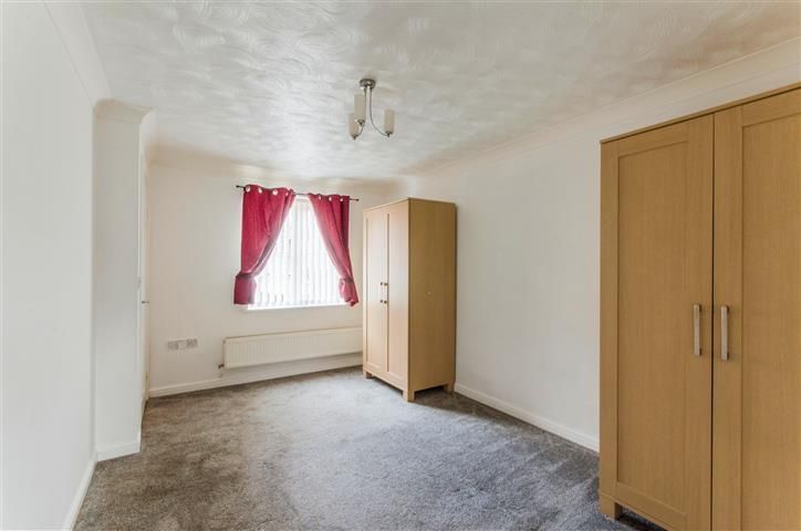 Property photo 3 of 11 Living Room