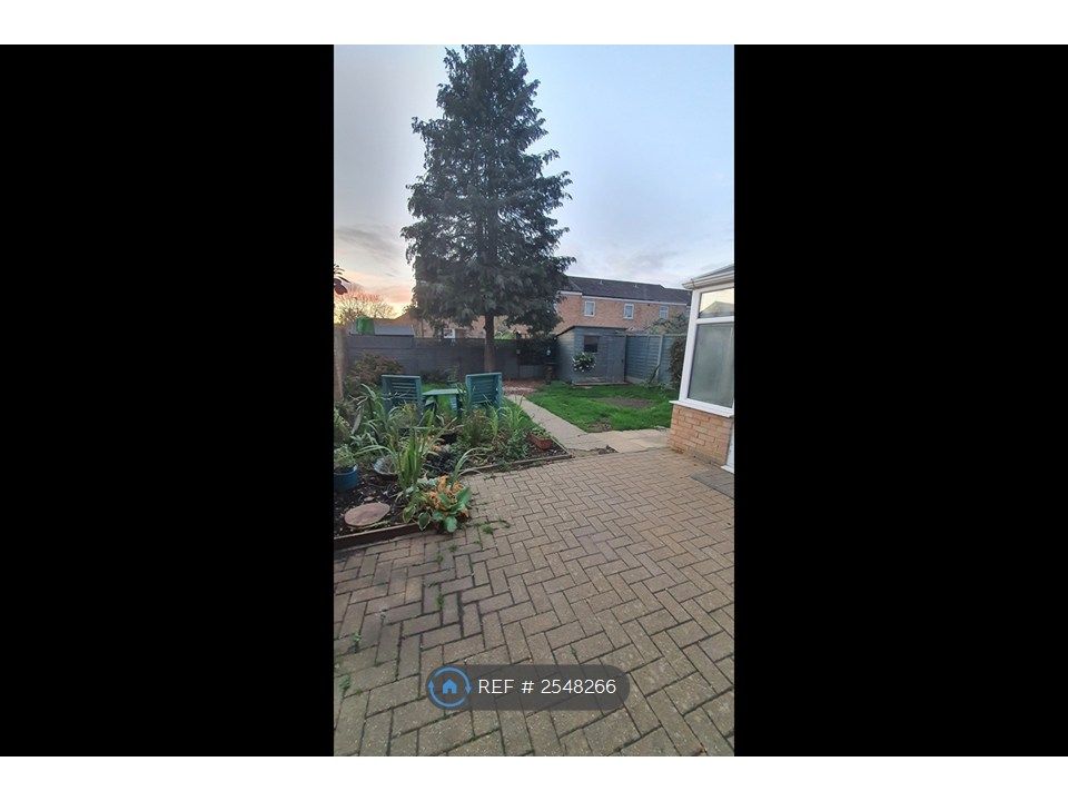 Property photo 2 of 16 Garden