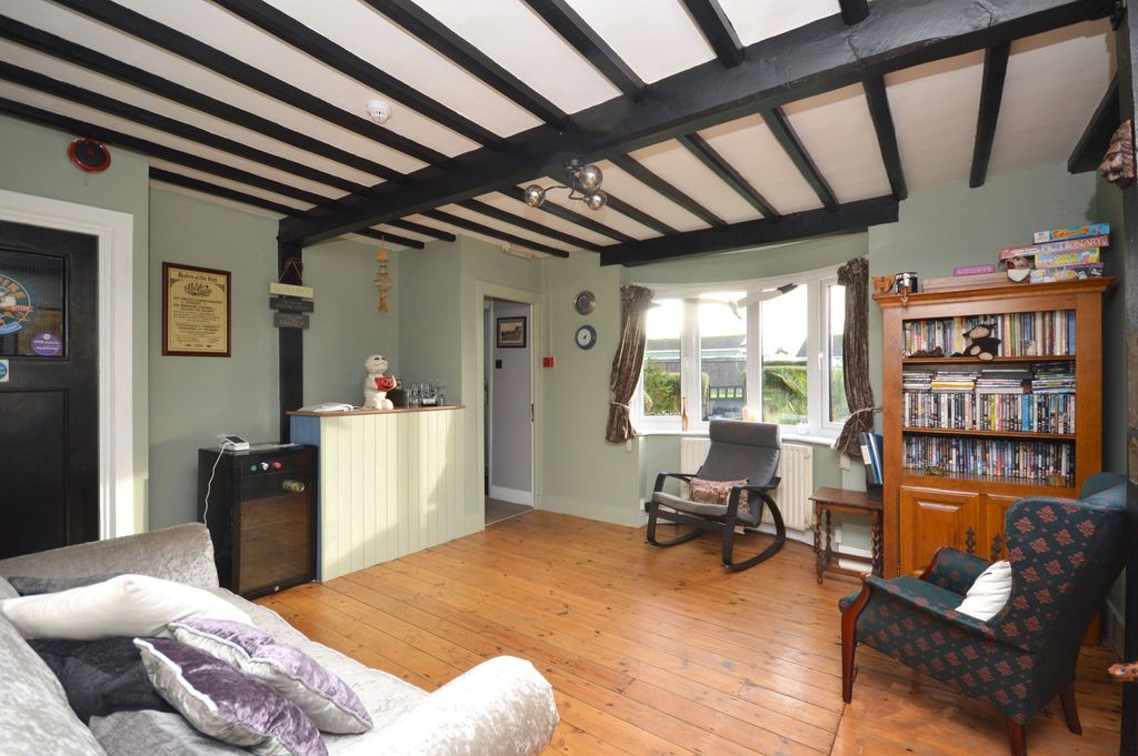 Property photo 2 of 27