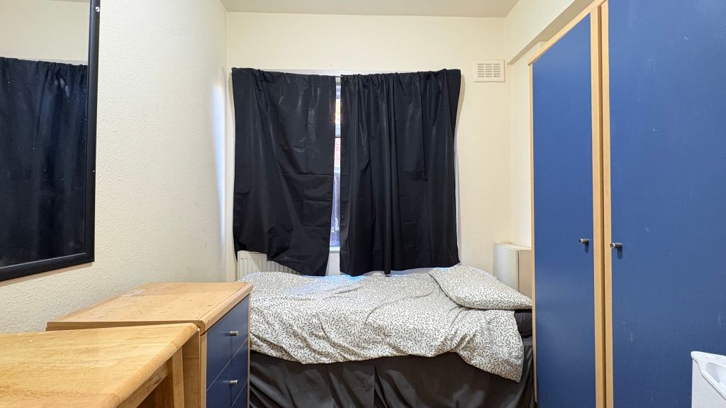 Property photo 2 of 7 Bedroom