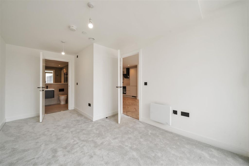 Property photo 1 of 19 1298048-14-682d9F2d5E5c7-Arw.Jpg