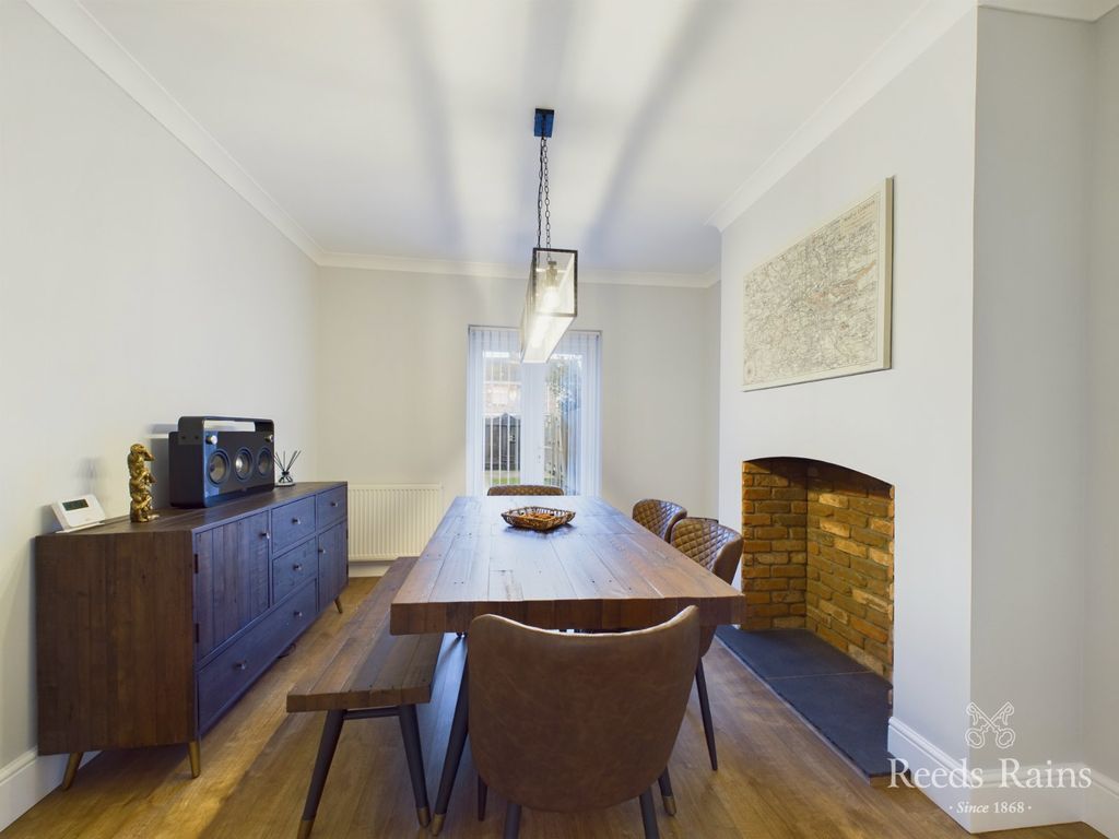 Property photo 3 of 25 Dining Room