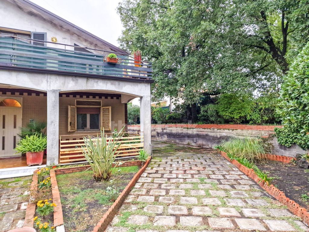 Property photo 3 of 25