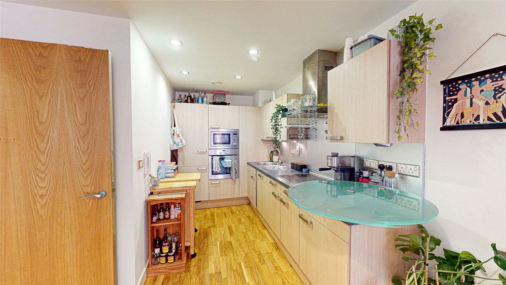 Property photo 3 of 9 Picture No. 17