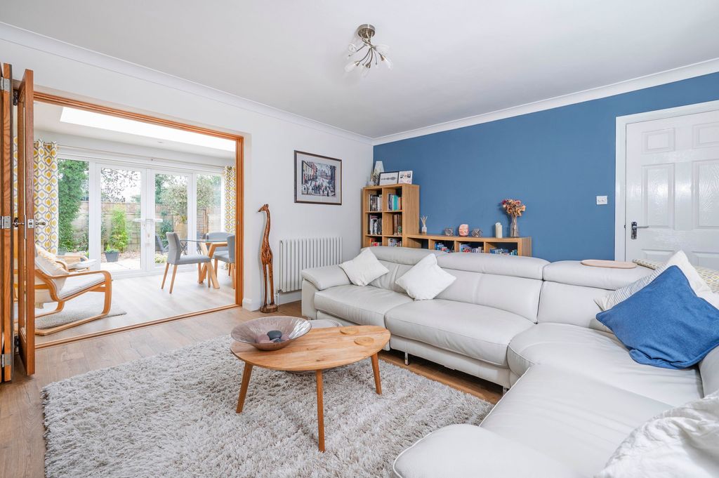 Property photo 3 of 19 Living Room