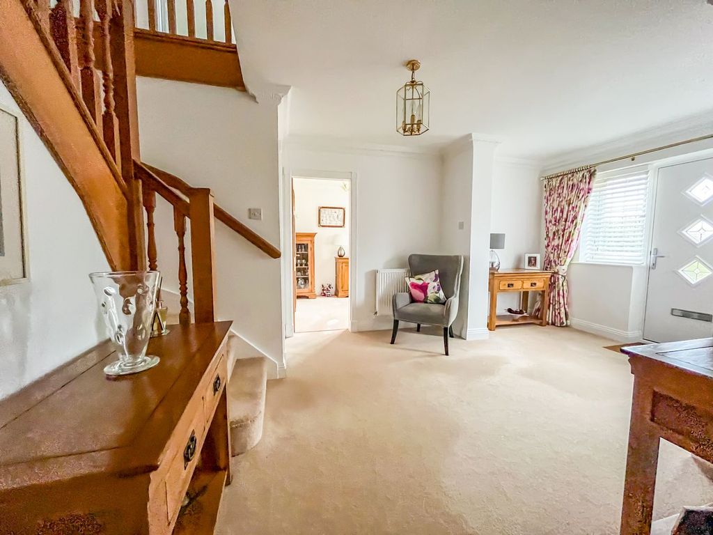 Property photo 2 of 23