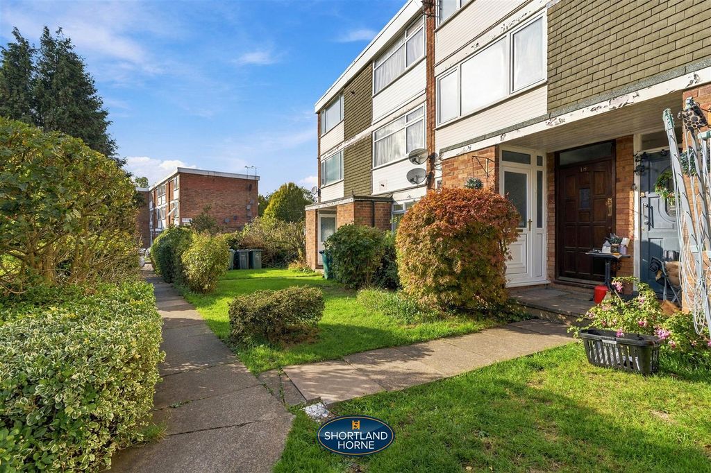 Property photo 1 of 26 18 Crowmere Road (13 Of 25).Jpg