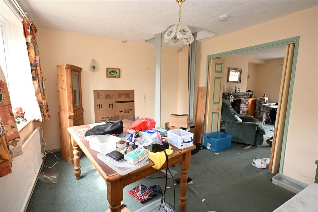 Property photo 3 of 17 Dining Room