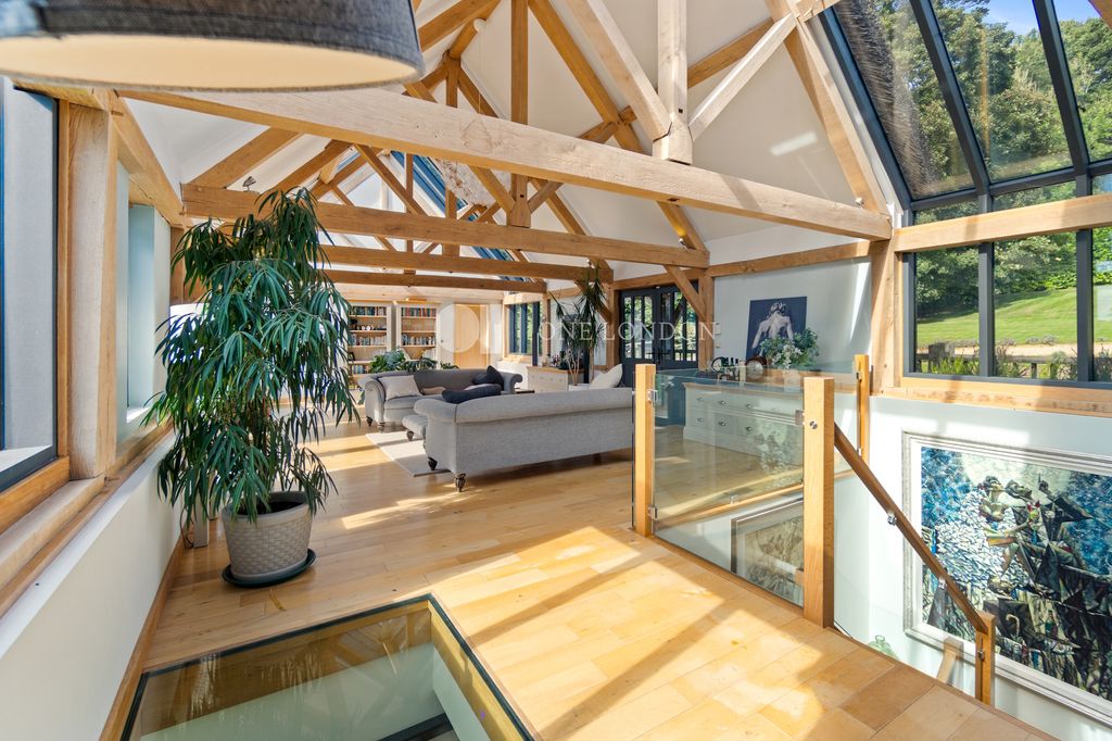 Property photo 2 of 26