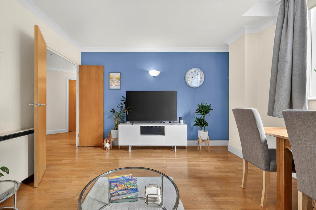 Property photo 2 of 14 Image