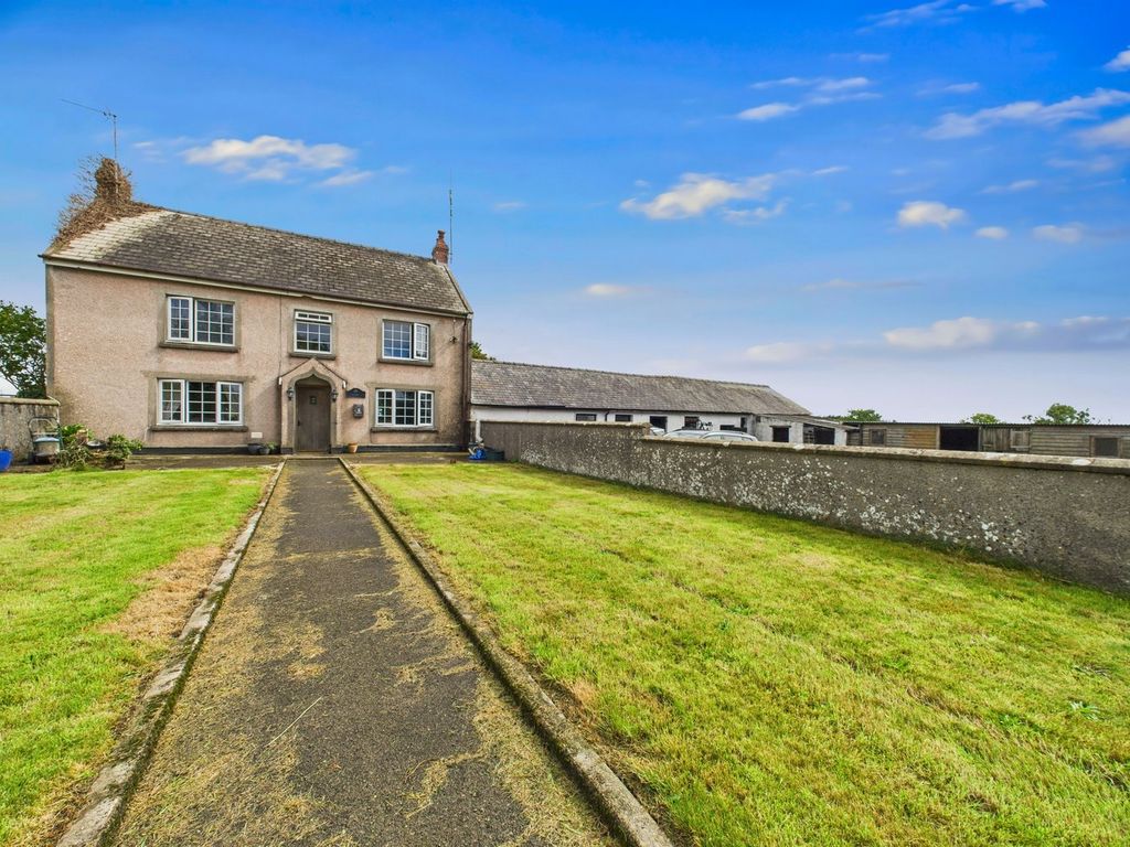 Property photo 2 of 32