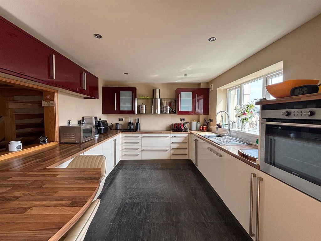 Additional image 8 of 6 bed detached house for saleStradey Hill, Pwll SA15