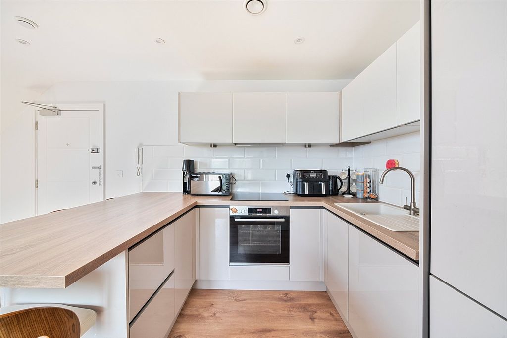 Property photo 3 of 14 Picture No. 06