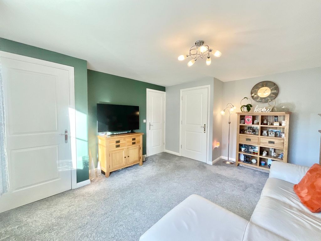 Property photo 2 of 26