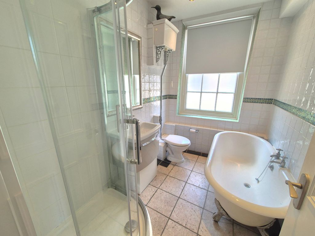 Property photo 3 of 17 Image