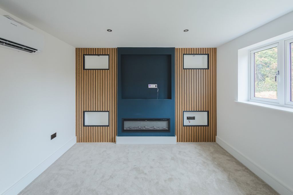 Property photo 3 of 9 251007W013