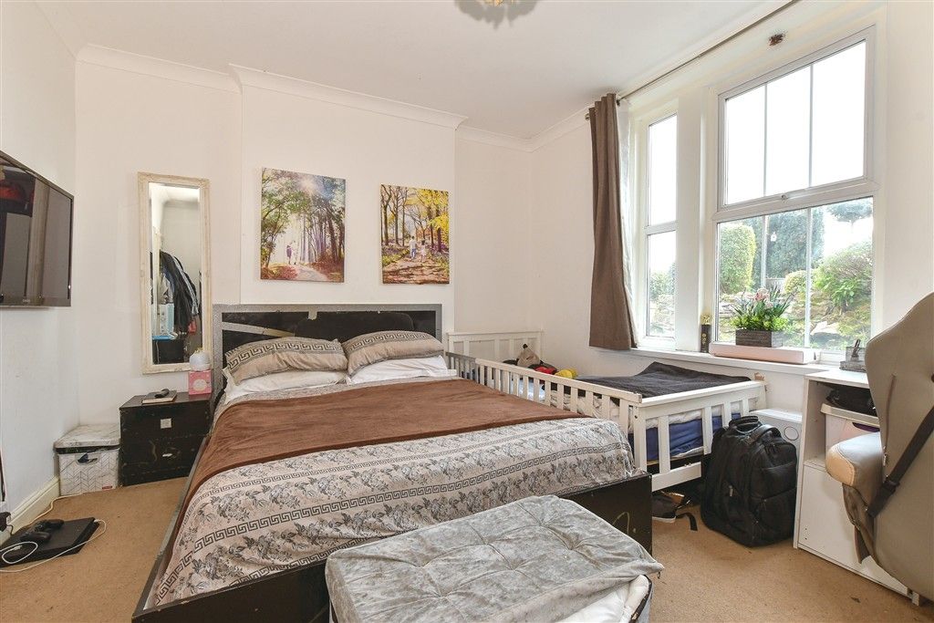 Property photo 1 of 8 Bedroom