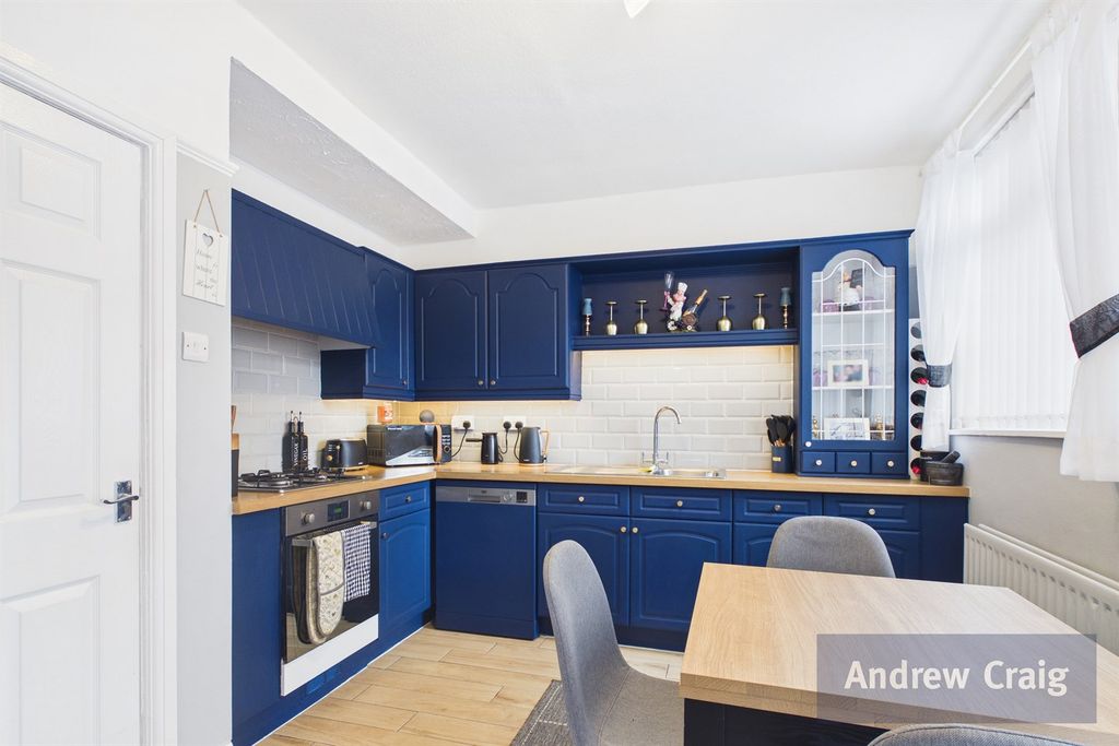 Property photo 3 of 19 Kitchen Diner