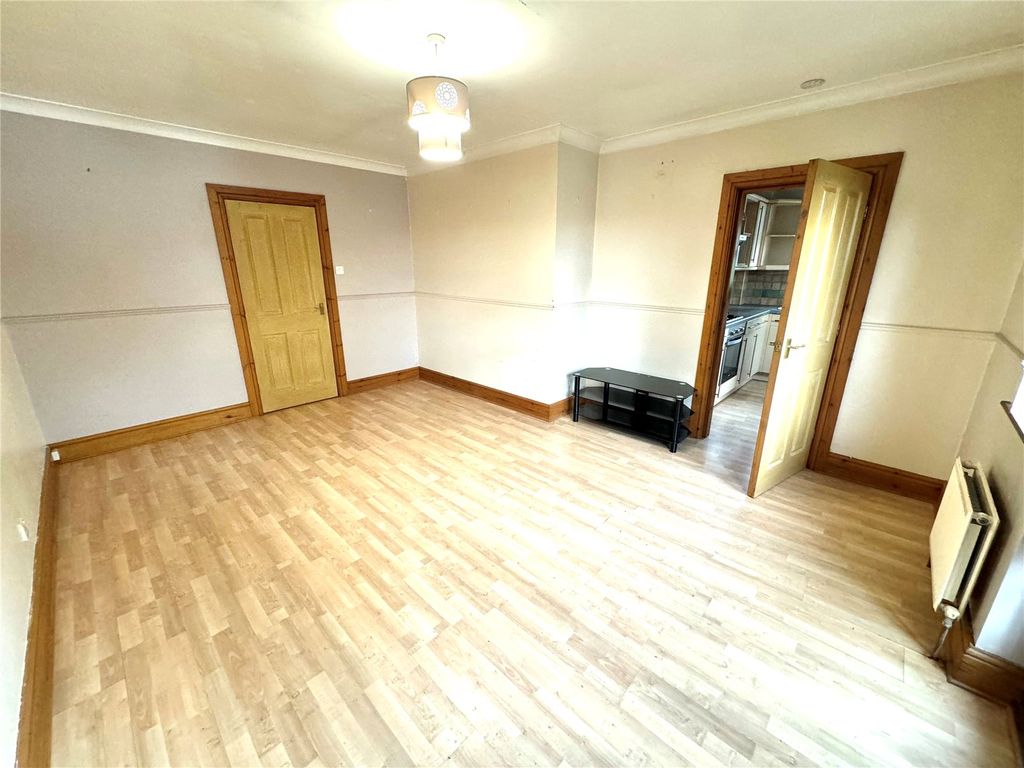 Property photo 3 of 7 Lounge One