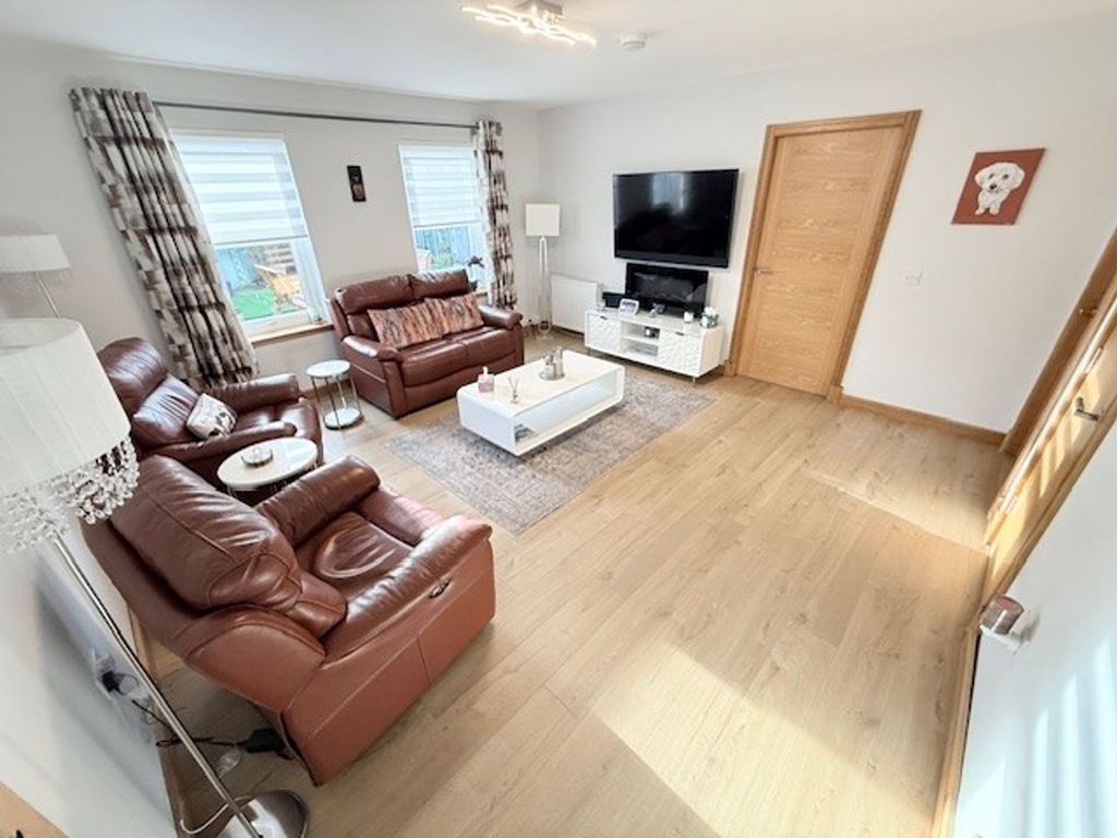 Property photo 3 of 26