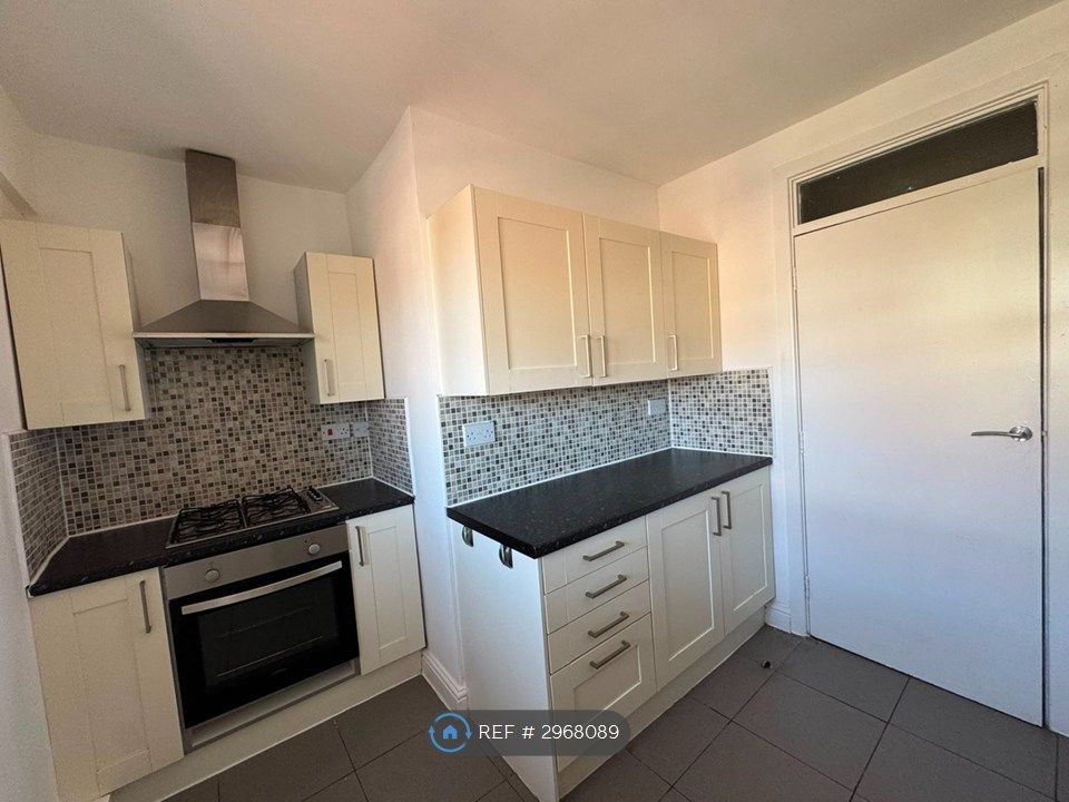 Property photo 1 of 8 Kitchen