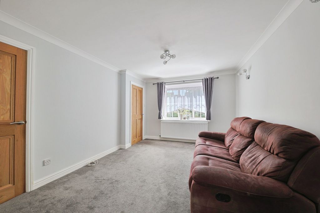 Property photo 3 of 13 41721412