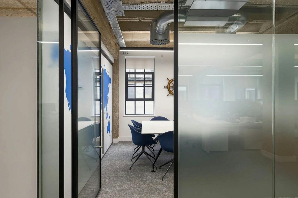 Property photo 3 of 7 Meeting Room