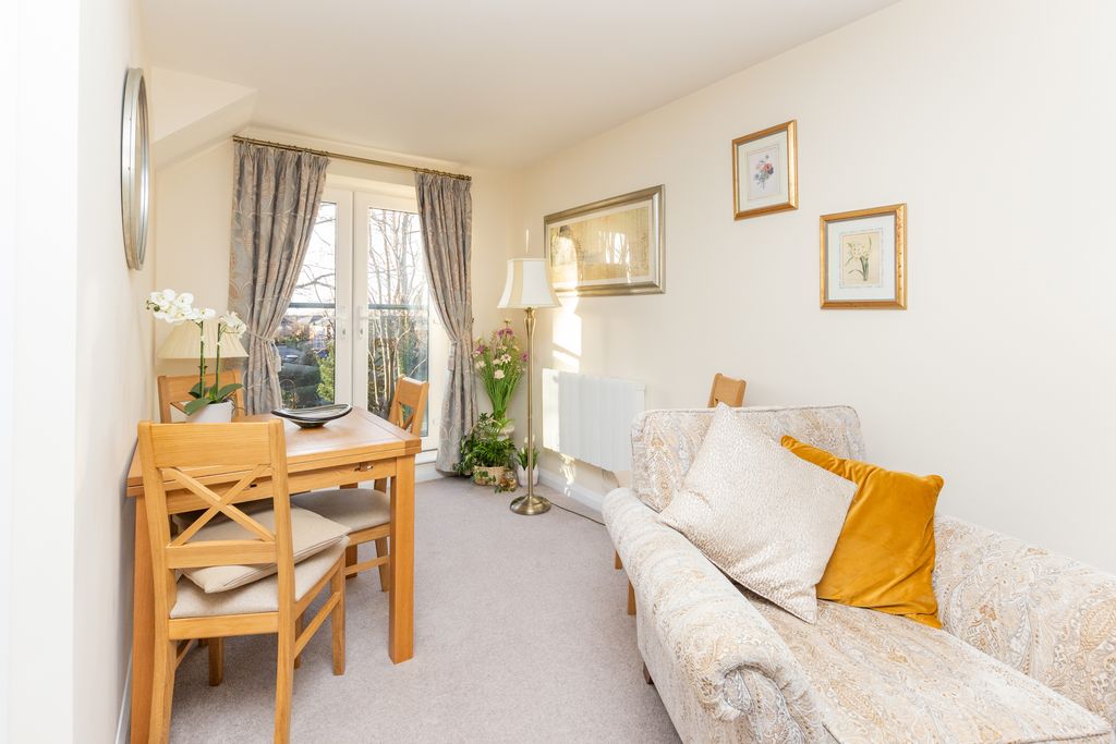 Property photo 3 of 12 Dining Area