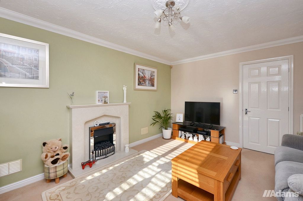 Property photo 3 of 33