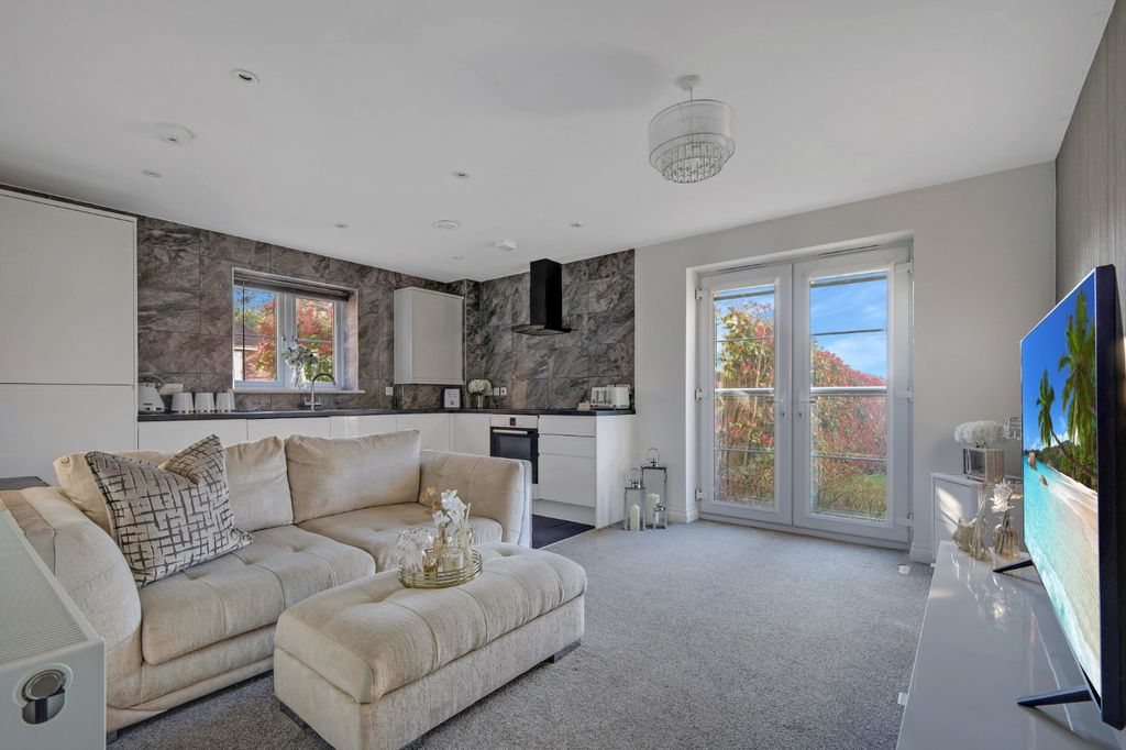 Property photo 2 of 14 4982034