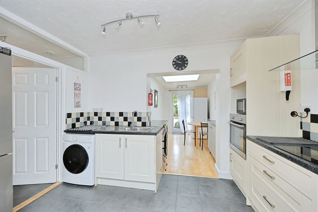 Property photo 2 of 16