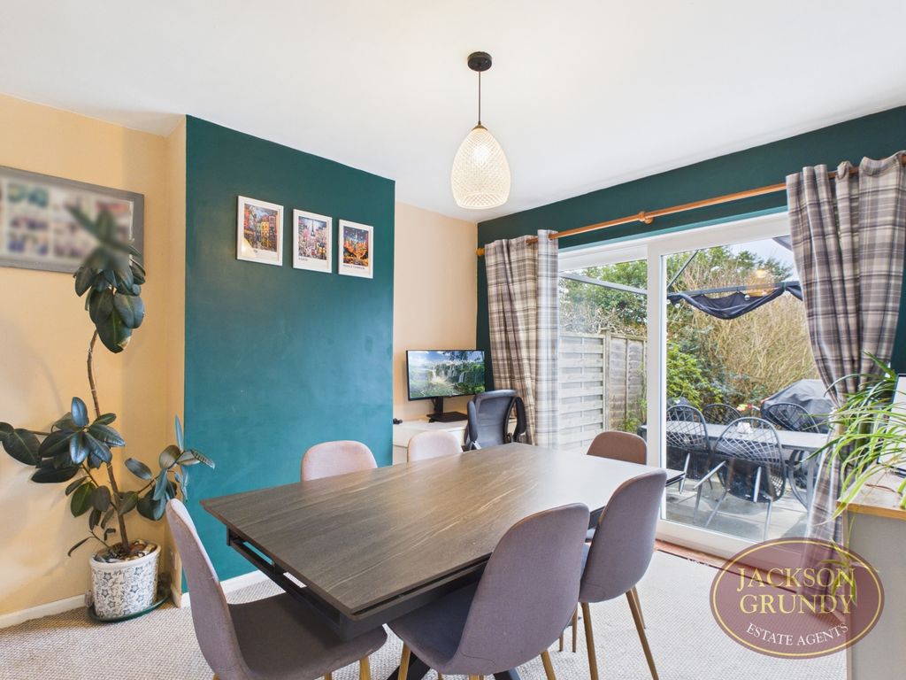 Property photo 3 of 21 Barons Way