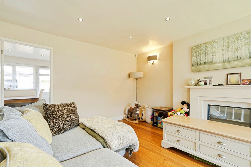 Property photo 3 of 16