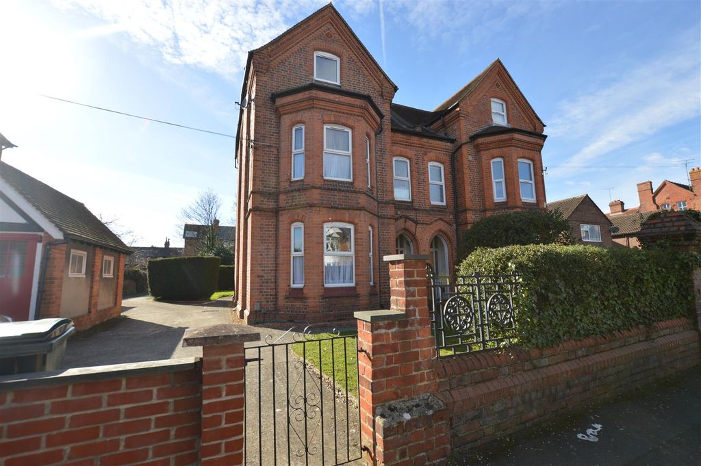 Property photo 1 of 6 Flat 5, 40 Hamilton Road (14).Jpg