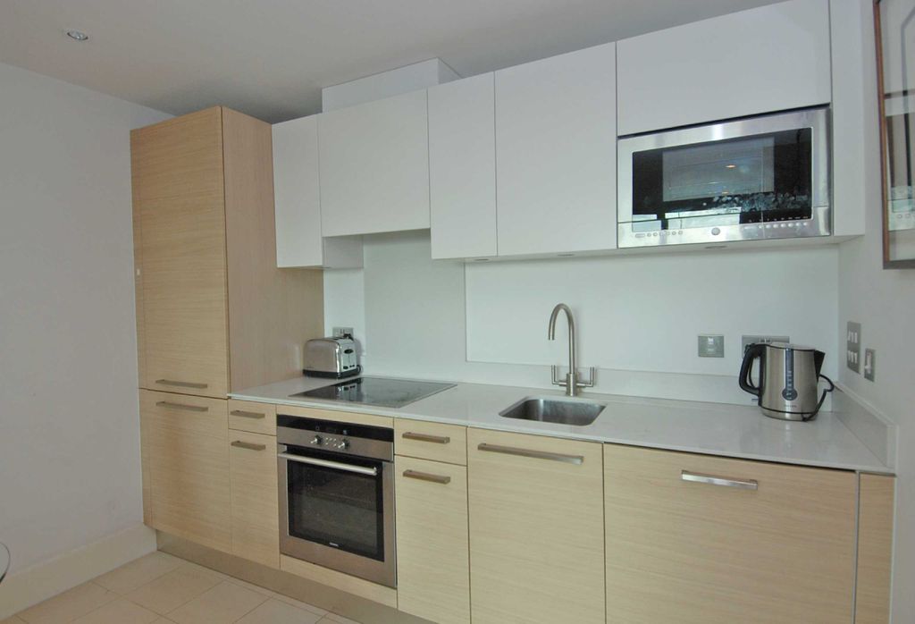 Property photo 2 of 9 Kitchen