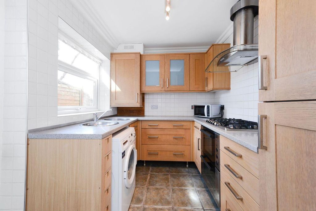 Property photo 2 of 11 Helliwell & Co