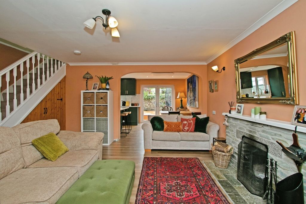 Property photo 3 of 21 Pbox-Img.Jpg