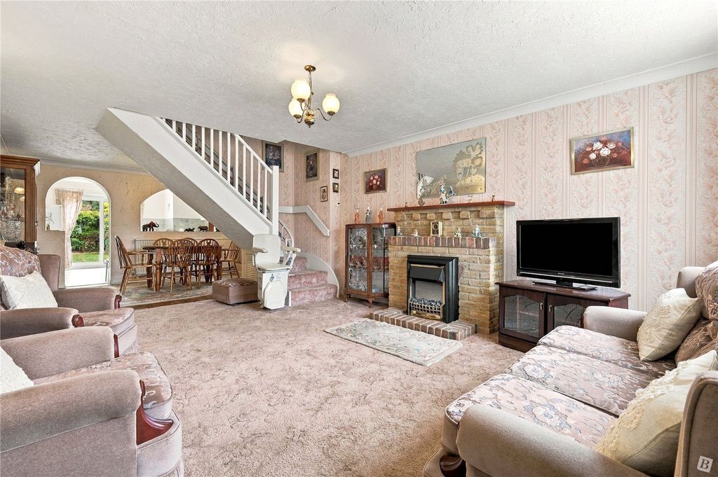Property photo 2 of 23 Living Room