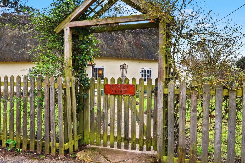 Property photo 3 of 23 Runton Croft