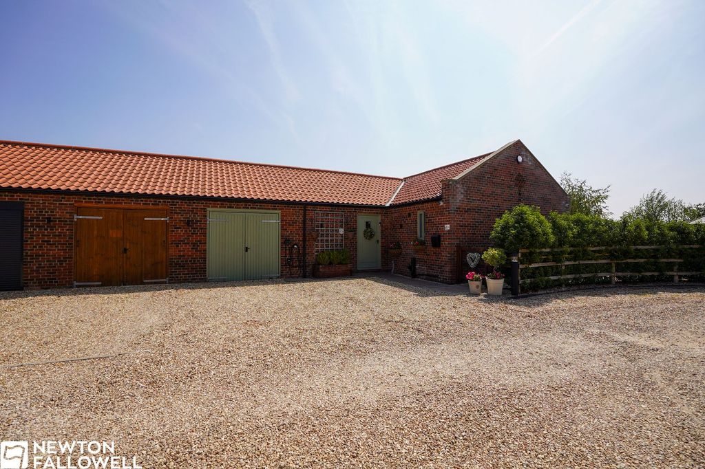 Property photo 1 of 26