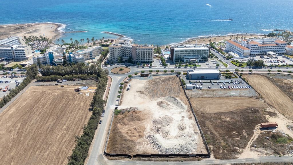 Property photo 2 of 27